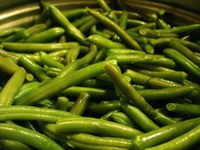 Green beans make a low-calorie, tasty side dish. (Photo courtesy of kamuelaboy, Morguefile)
