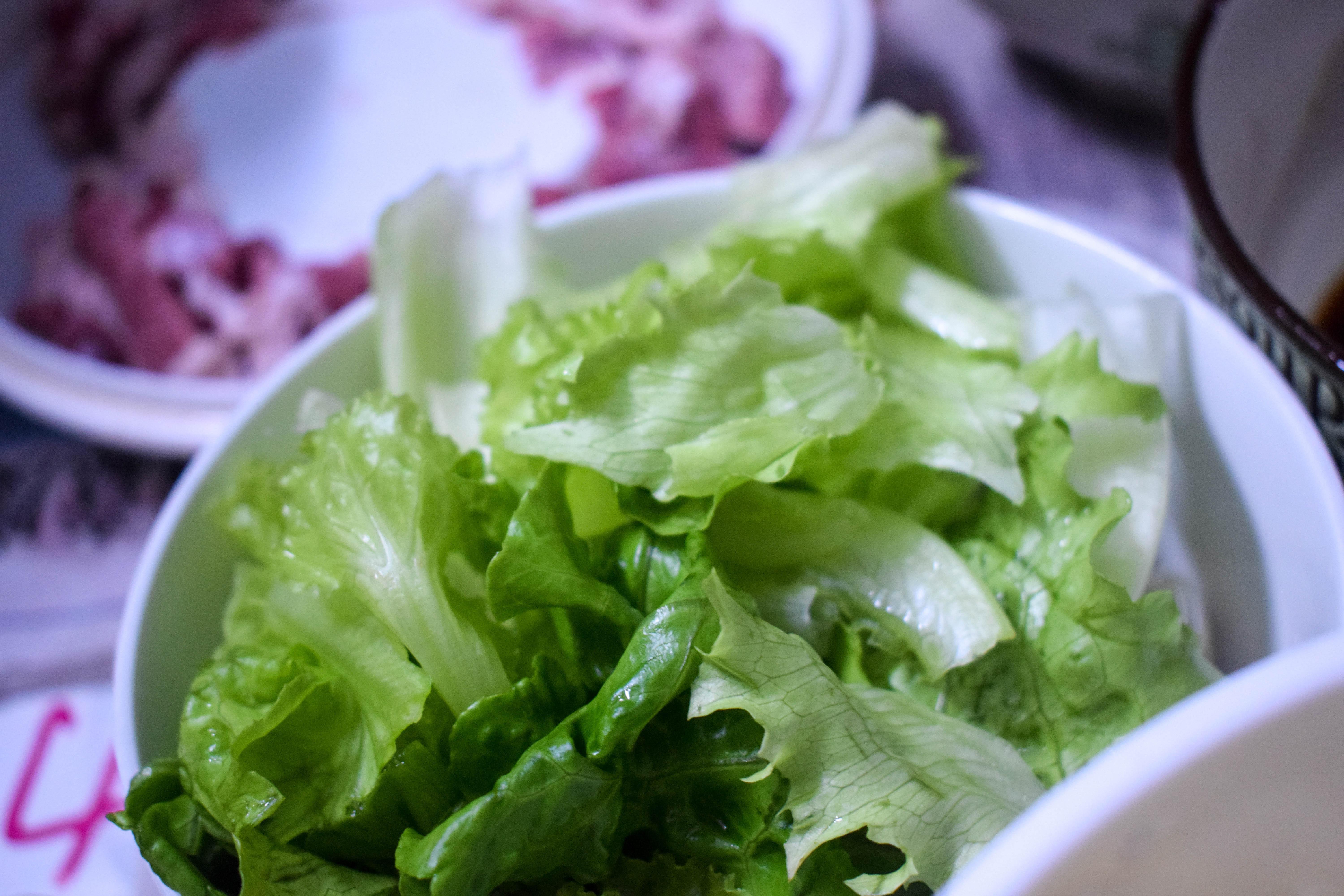 Past cyclosporiasis outbreaks have been associated with leafy greens, bagged salads, herbs and other vegetables. (Pixabay photo)