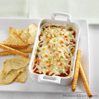 This pizza dip makes a tasty, easy-to-make snack. (Photo courtesy of the Midwest Dairy Council)