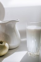 Milk supplies high-quality protein, calcium, vitamin B12, riboflavin, phosphorus and several other nutrients for children and adults. (Pixabay photo)