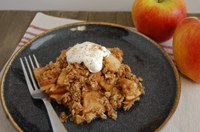 This apple crisp recipe is made in a slow cooker with in-season apples. (NDSU photo)