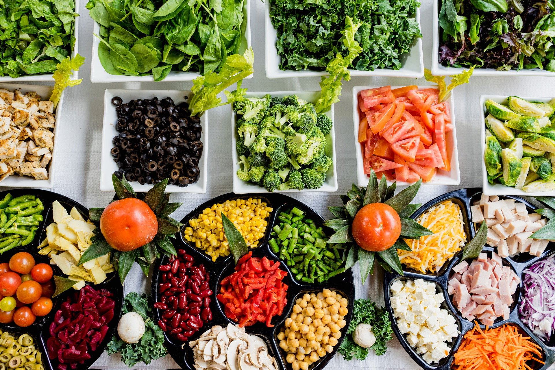 A salad bar can be as simple or elaborate as you would like. (Photo courtesy of Pixabay)