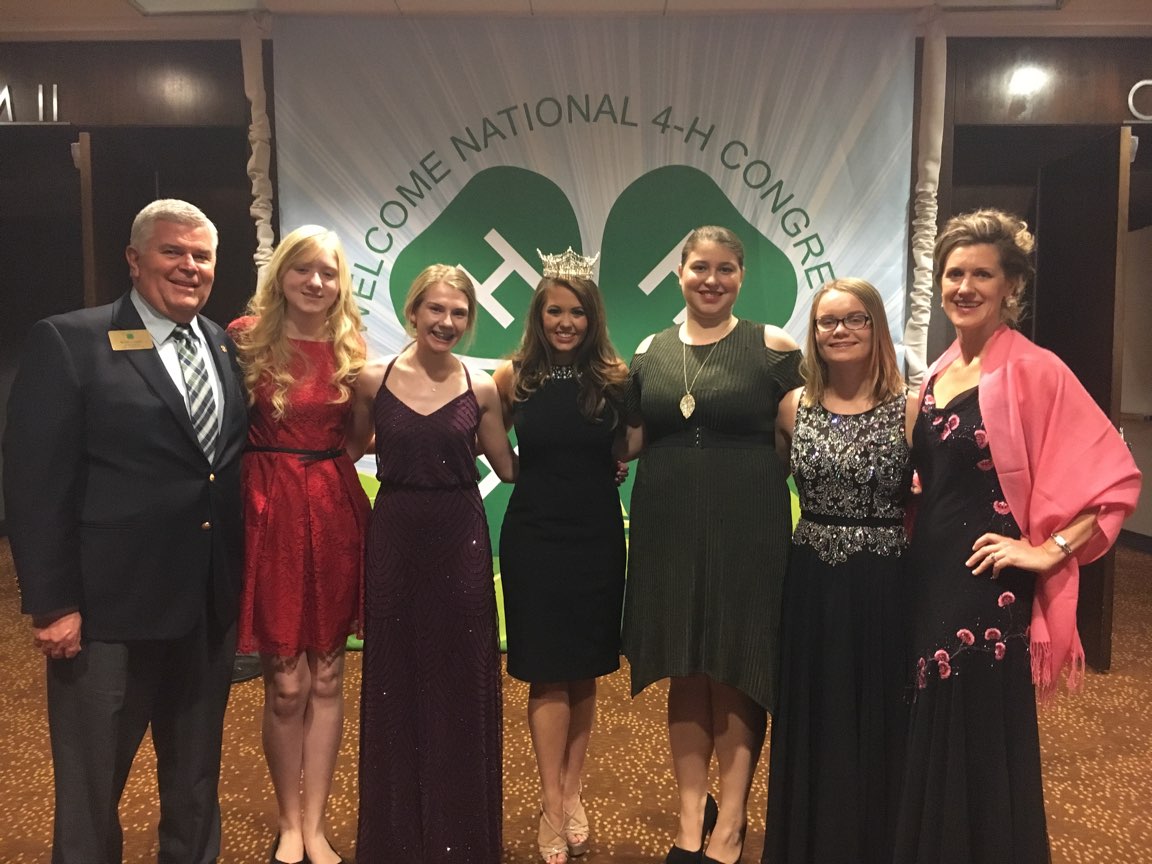 Four North Dakota youth are delegates to the 2017 National 4-H Congress in Atlanta, Ga. Pictured are, from left, Brad Cogdill, chair, NDSU Extension Service Center for 4-H Youth Development; delegates Bethany Reiten and Anna Skarphol; Miss America, Cara Mund; delegates Dalyce Leslie and Karly Just; and chaperone Caroline Homan. (Photo courtesy of Dalyce Leslie)