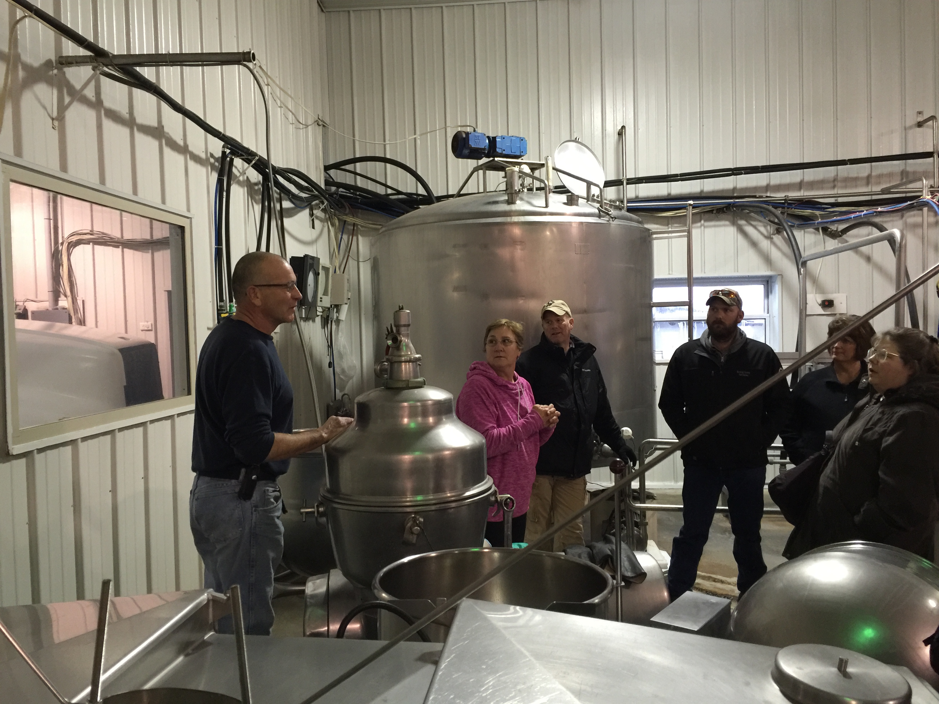 RLND's Class VII visits Bessy's Best, a dairy near Sterling, during a seminar. (NDSU photo)