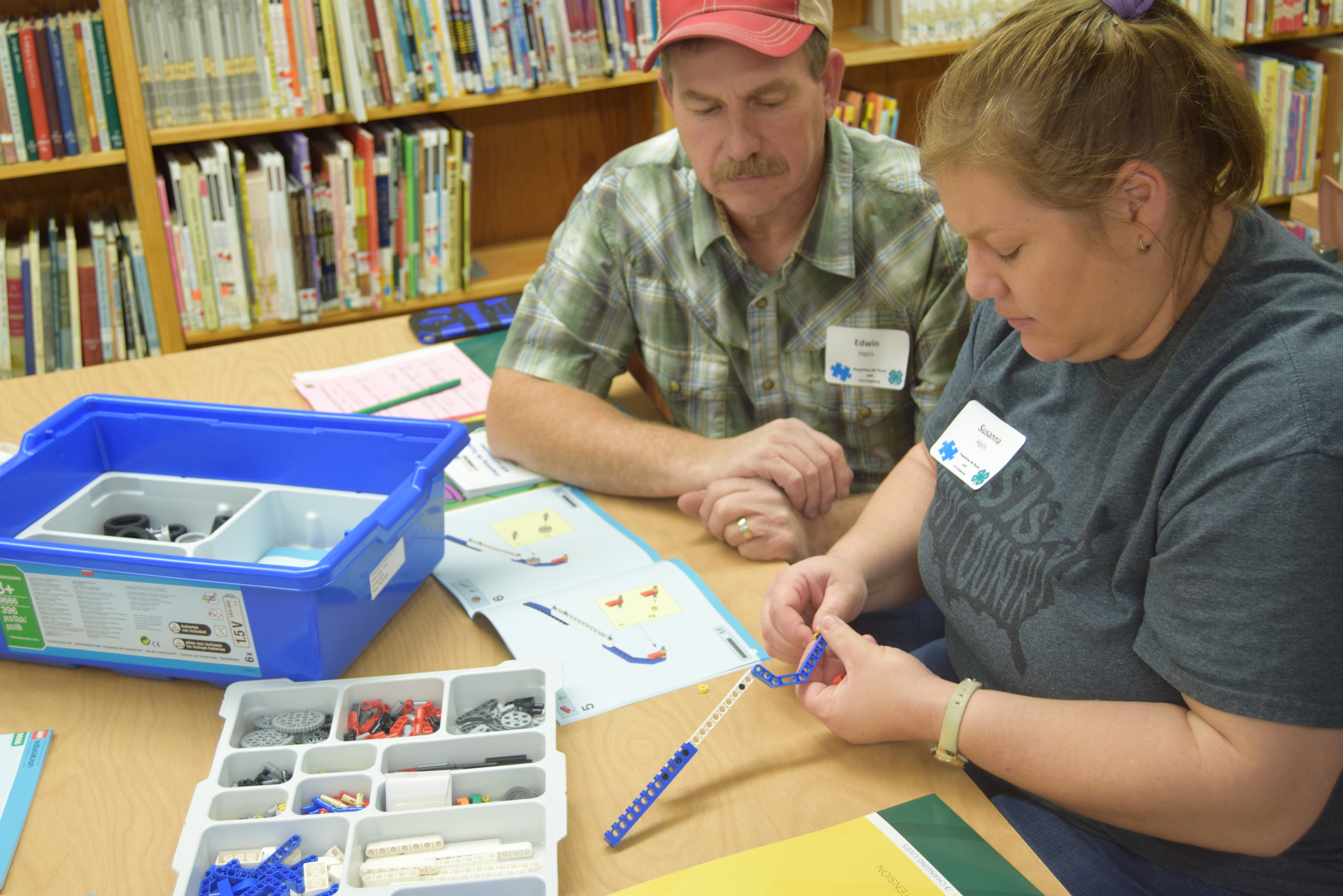 4-H volunteers Edwin and Susanna Hein of Rolette County attend a 4-H volunteer project training in Cando, N.D. (NDSU photo)