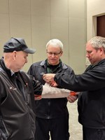 Participants learn how to use a wire splint at NDSU Extension’s farm first-aid kit training. (Photo courtesy of Evan Montgomery)