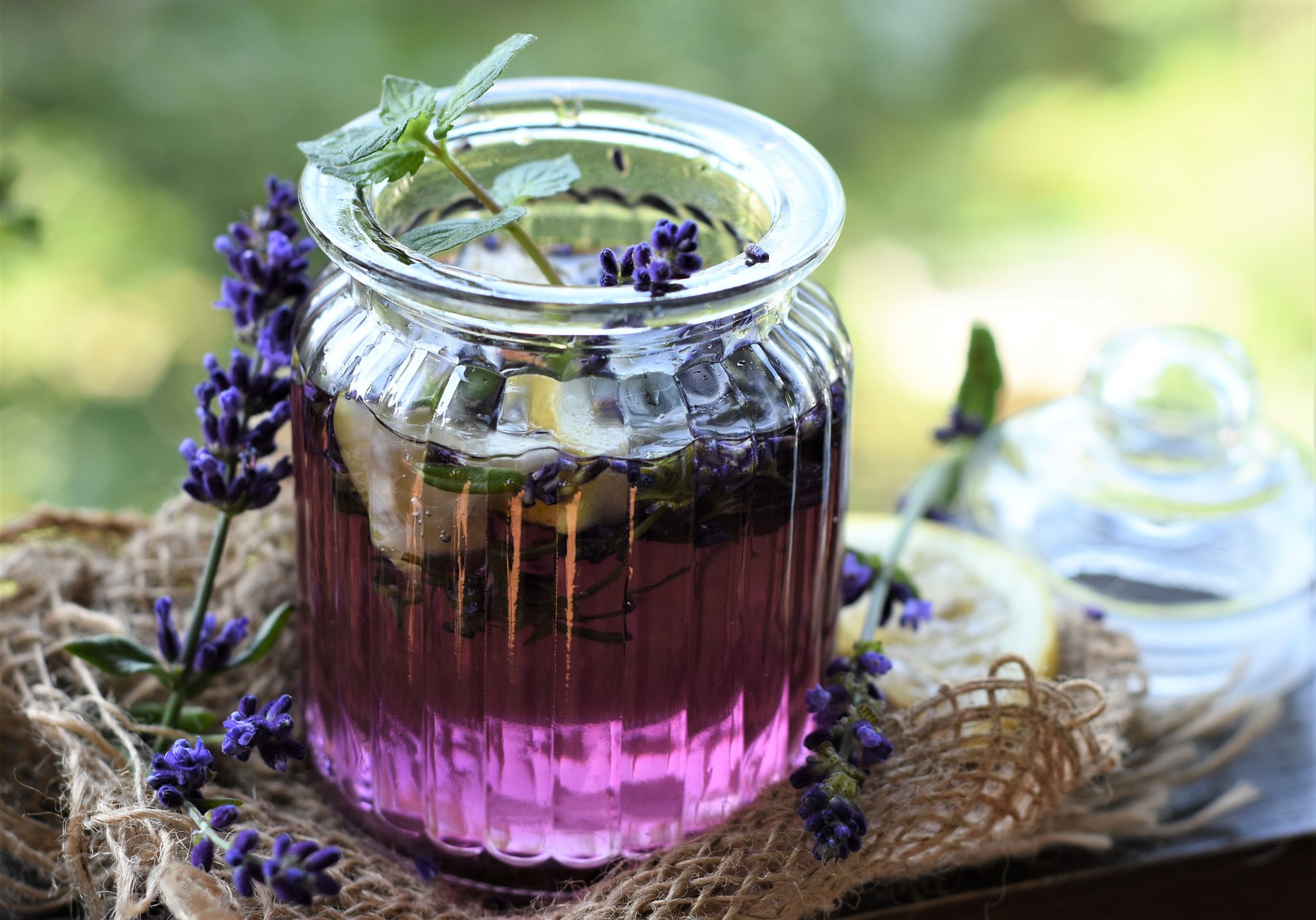 Homemade lavender syrup adds a fun twist to fresh-squeezed lemonade. (Pixabay photo)