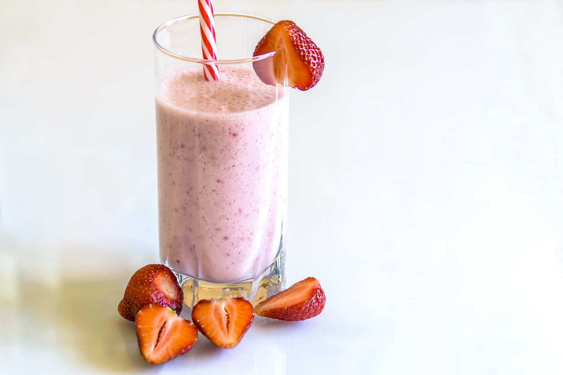Staying hydrated is a way to nourish the skin. (Pixabay photo)