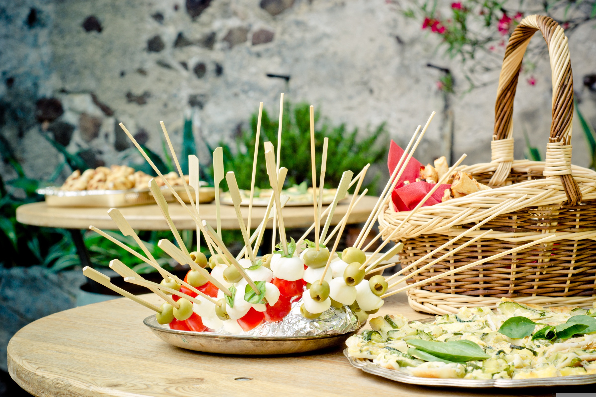 When preparing food for a large group of people outside, be sure to consider food safety. (Pixabay photo)