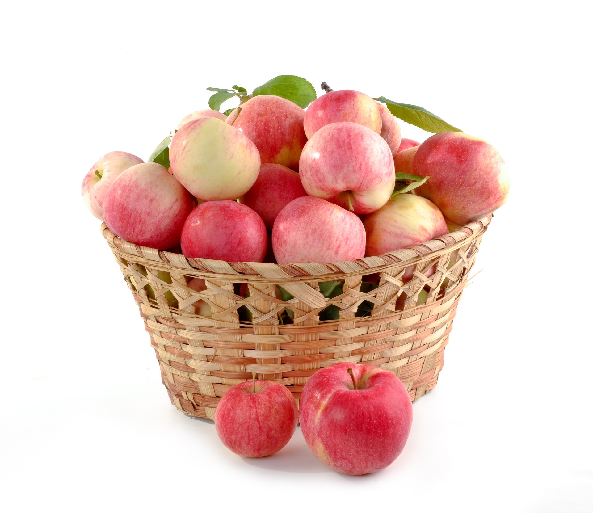Eating apples may decrease our risk for heart disease and certain types of cancer, and it may help improve lung function. (Pixabay photo)