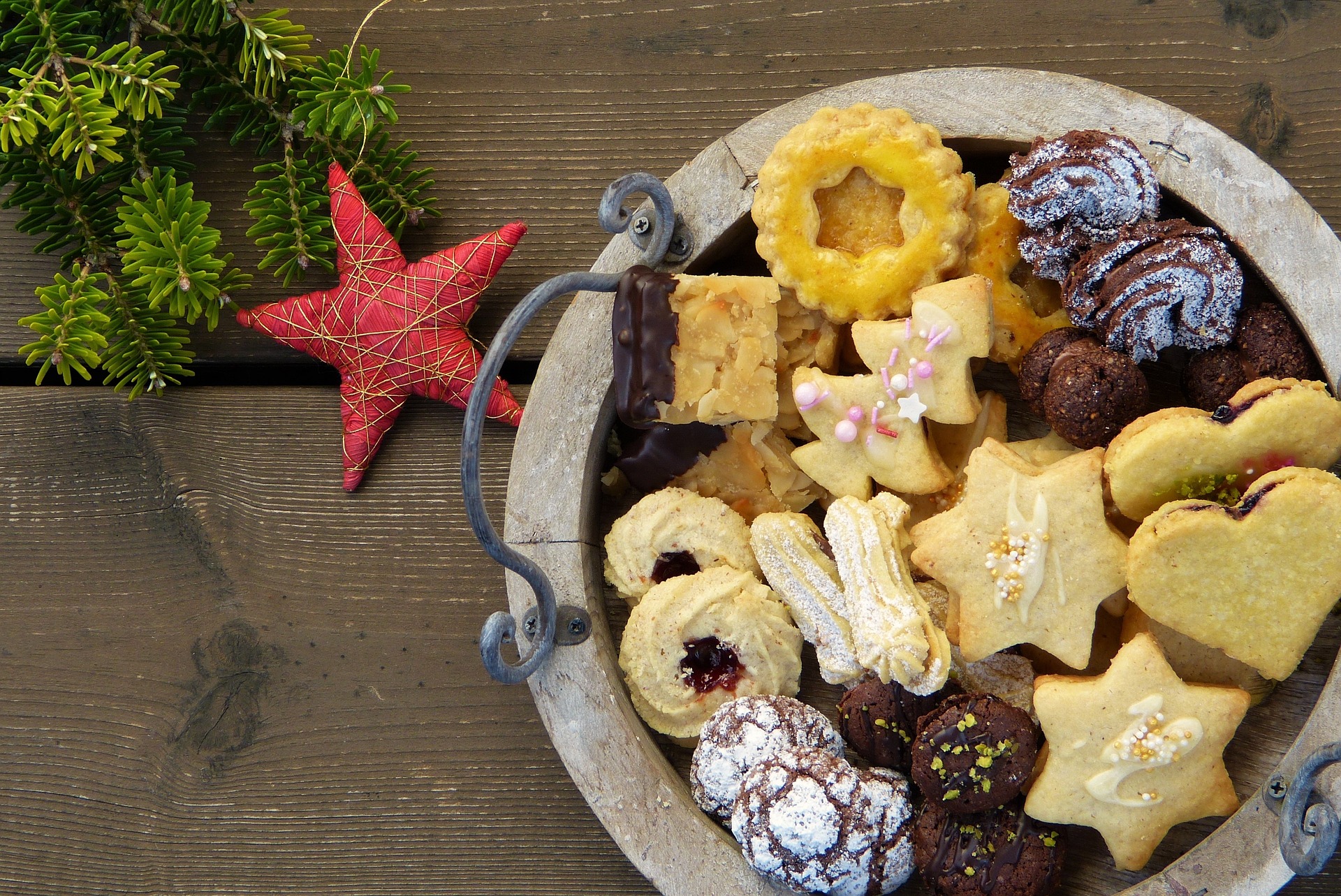 Make smaller cookies or cut treats into small pieces to help manage portion sizes during the holidays. (Pixabay photo)