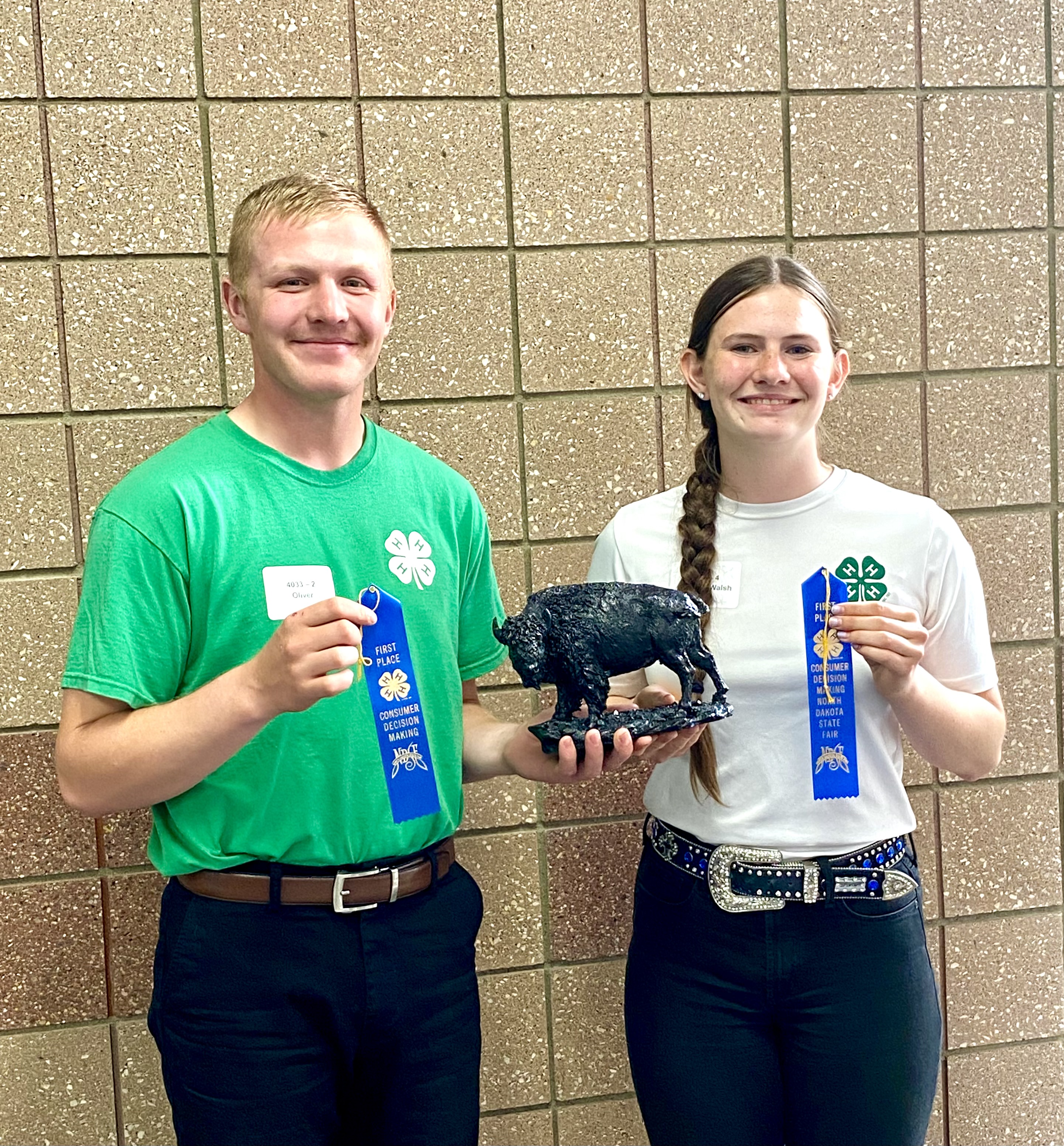 Senior High Point Individuals Overall: Jarett Sanders – Oliver County Ingrid Myrdal – Walsh County