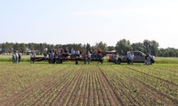 Participants at the NDSU Carrington Research Extension Center Field Day receive expert guidance from NDSU’s leading researchers during a variety of tours and demonstrations. (NDSU photo)